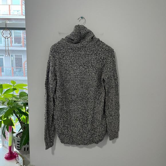 RD Style Black & White Knit Turtleneck Sweater Size Large - Picture 5 of 5